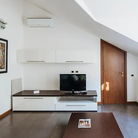 Viale Hambury 51