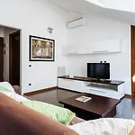 Apartment Viale Hambury 51 *
