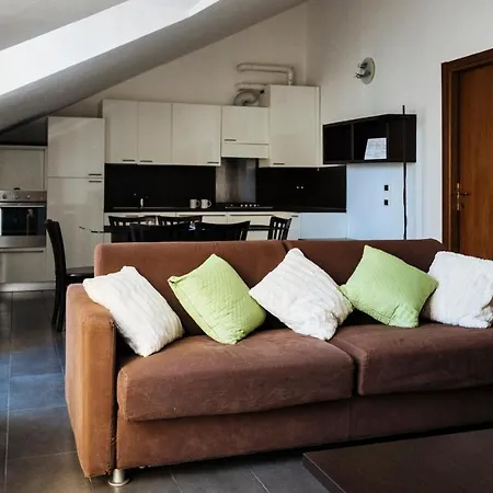 Viale Hambury 51 Apartment