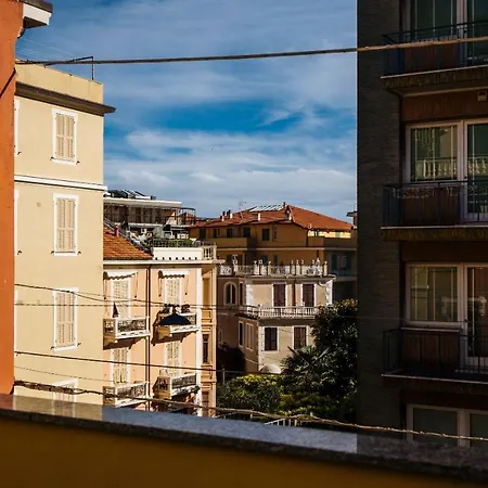 Viale Hambury 51 * Alassio