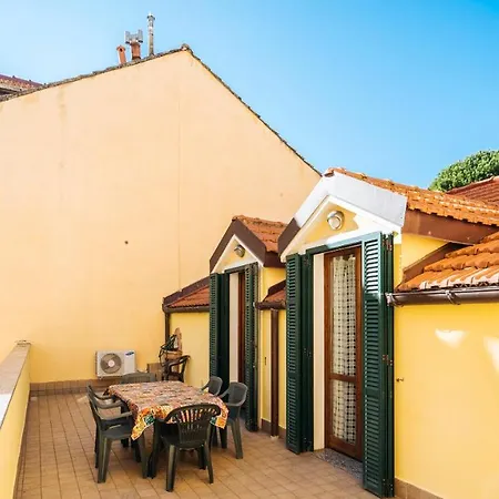 Apartment Viale Hambury 51 *