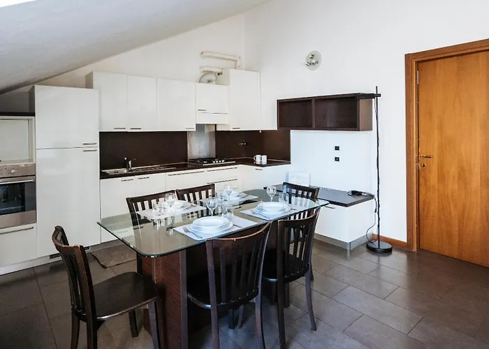 Viale Hambury 51 Apartment