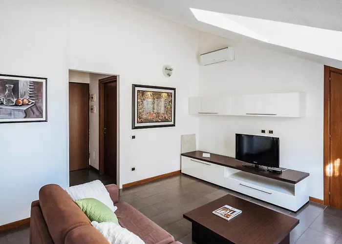 Viale Hambury 51 Apartment